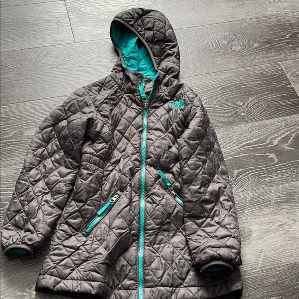 Girls North Face coat xs (6)